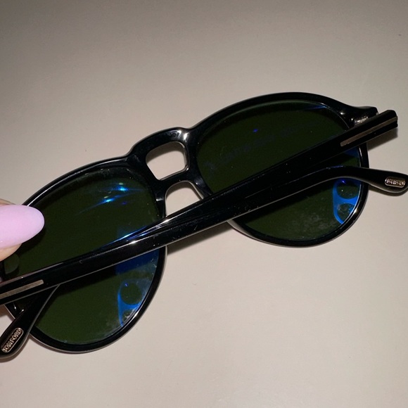 Tom Ford Sunglasses. Great condition, barely used. - Picture 5 of 7